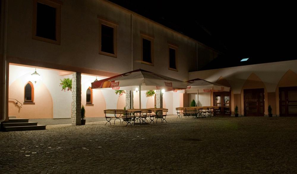 Zamek Gostynin Aparthotel Exteriör bild