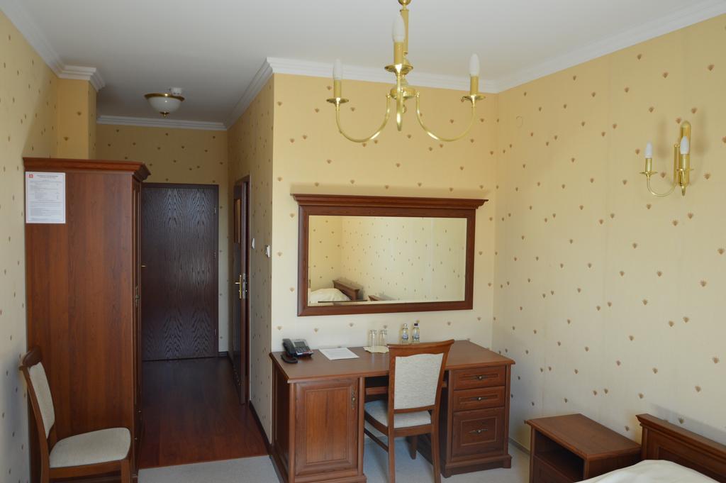 Zamek Gostynin Aparthotel Exteriör bild